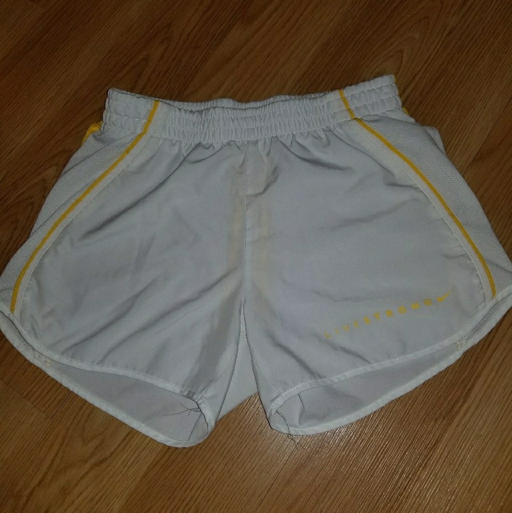 Nike white and yellow shorts💛